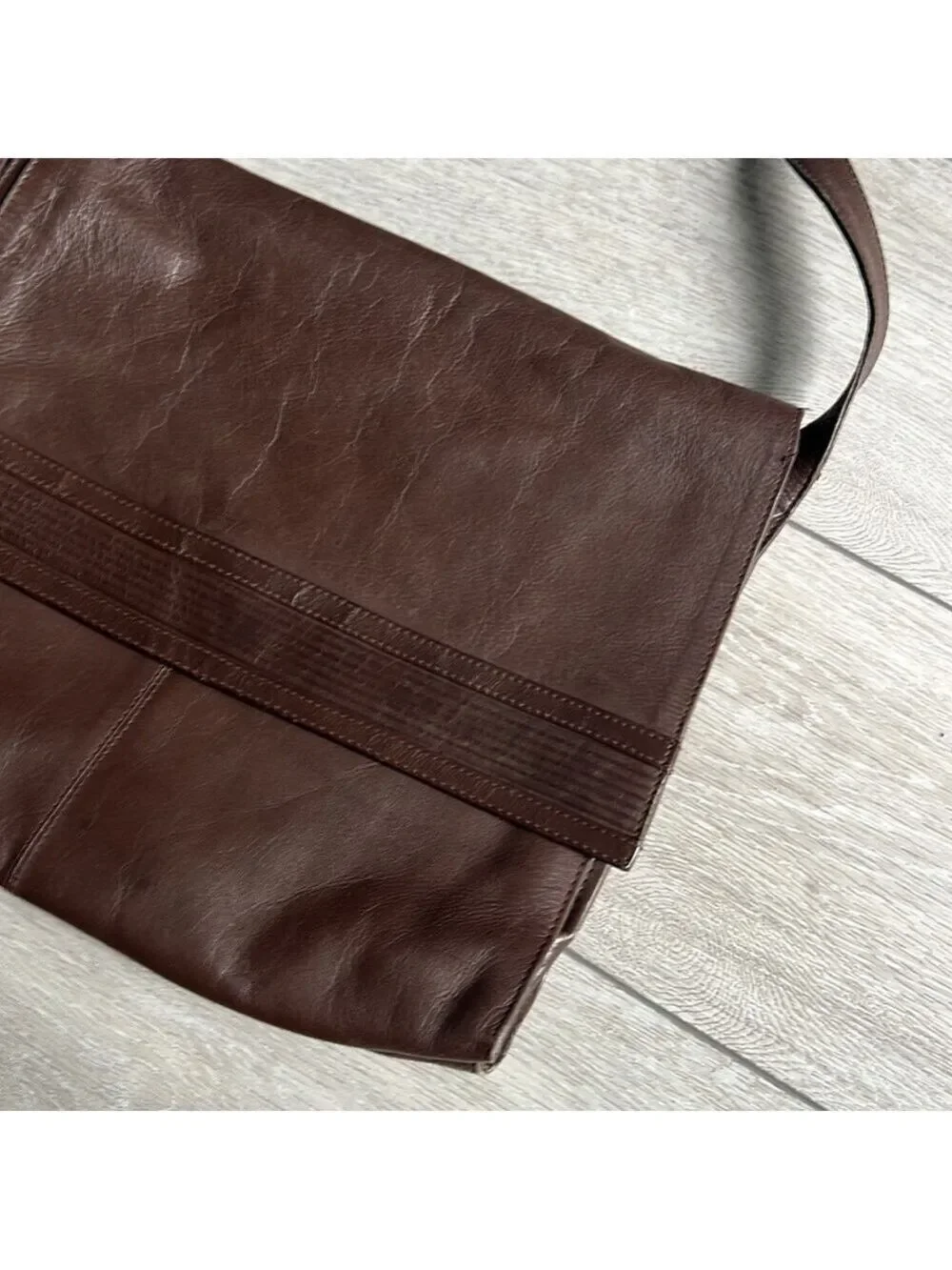 Kenneth Cole vintage flap closure brown soft leather shoulder bag